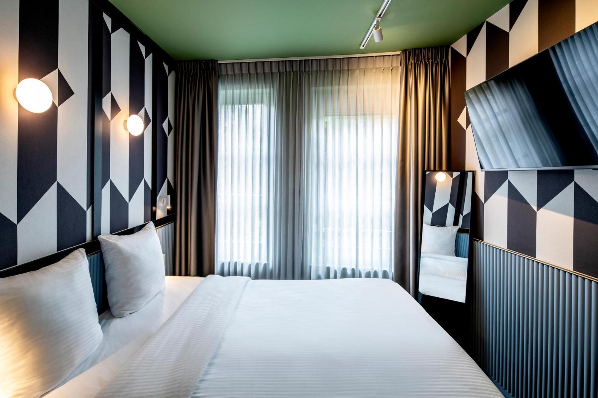 Tourist Inn Hotel Amsterdam Buitenkant foto