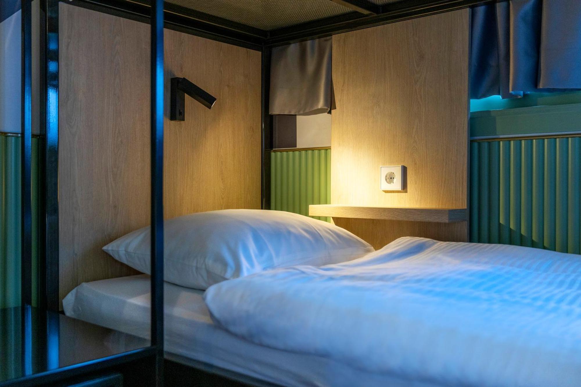 Tourist Inn Hotel Amsterdam Buitenkant foto