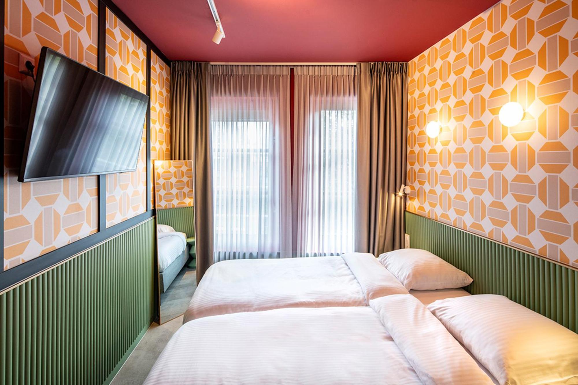 Tourist Inn Hotel Amsterdam Buitenkant foto