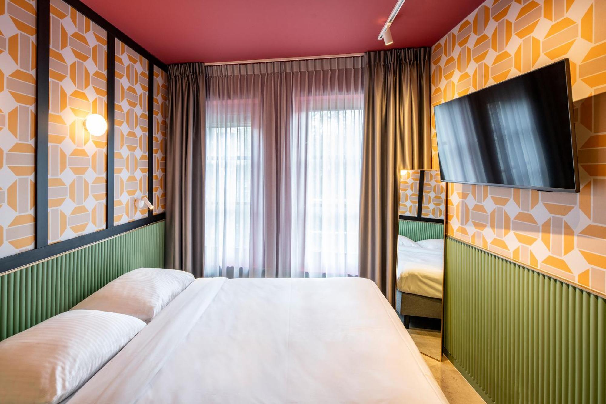 Tourist Inn Hotel Amsterdam Buitenkant foto
